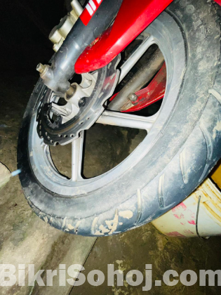 সামনের টায়ার
